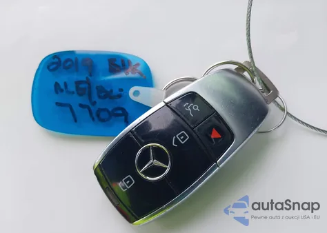 2019 Mercedes-Benz E 300 4Matic из США, поврежденный, VIN WDDZF4KB6KA625307